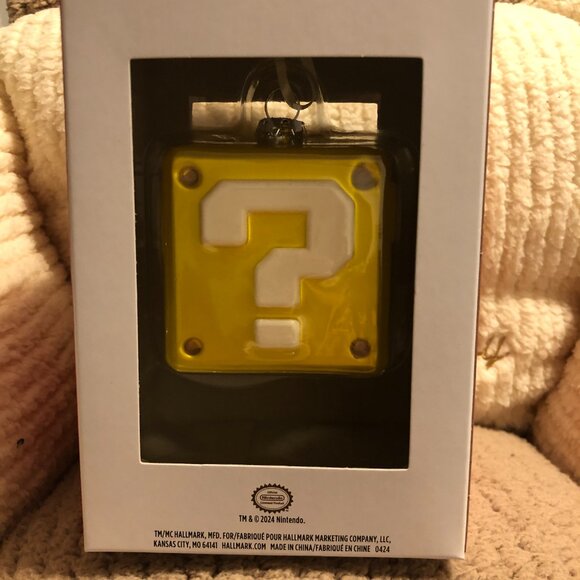 NIB Hallmark Nintendo Super Mario Question ? Block Christmas Gift Ornament Gamer - Picture 2 of 2
